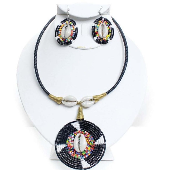 Handmade African Necklace Choker & Earring Set - Picture 2 of 2
